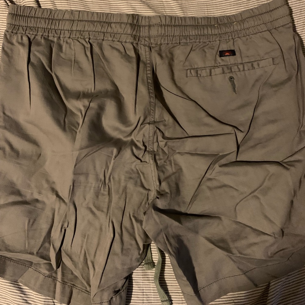 Faherty Brand mens draw string lounge shorts size XXL.